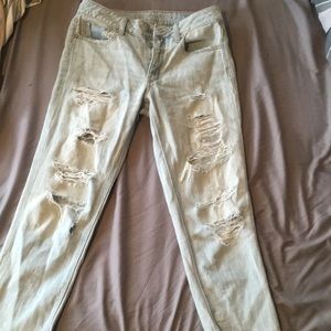 Light wash American eagle jeans